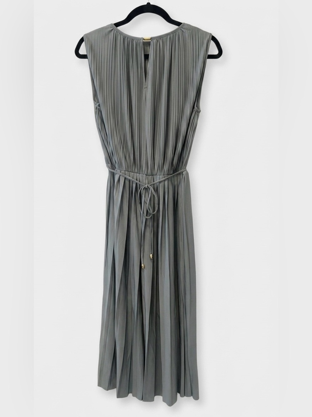 Soft Blue Pleated V-Neck Maxi Dress w/Gold Embellished Accents +  Tie Waist XS
